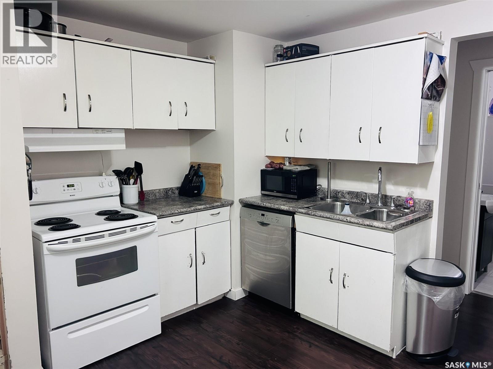 1067 1st Street E, Prince Albert, Saskatchewan  S6V 0C2 - Photo 3 - SK017809