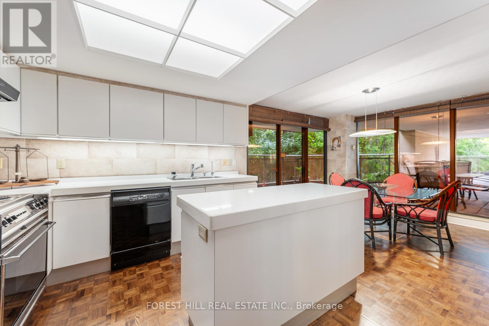 815 - 3900 Yonge Street, Toronto, Ontario  M4N 3N6 - Photo 14 - C12392159