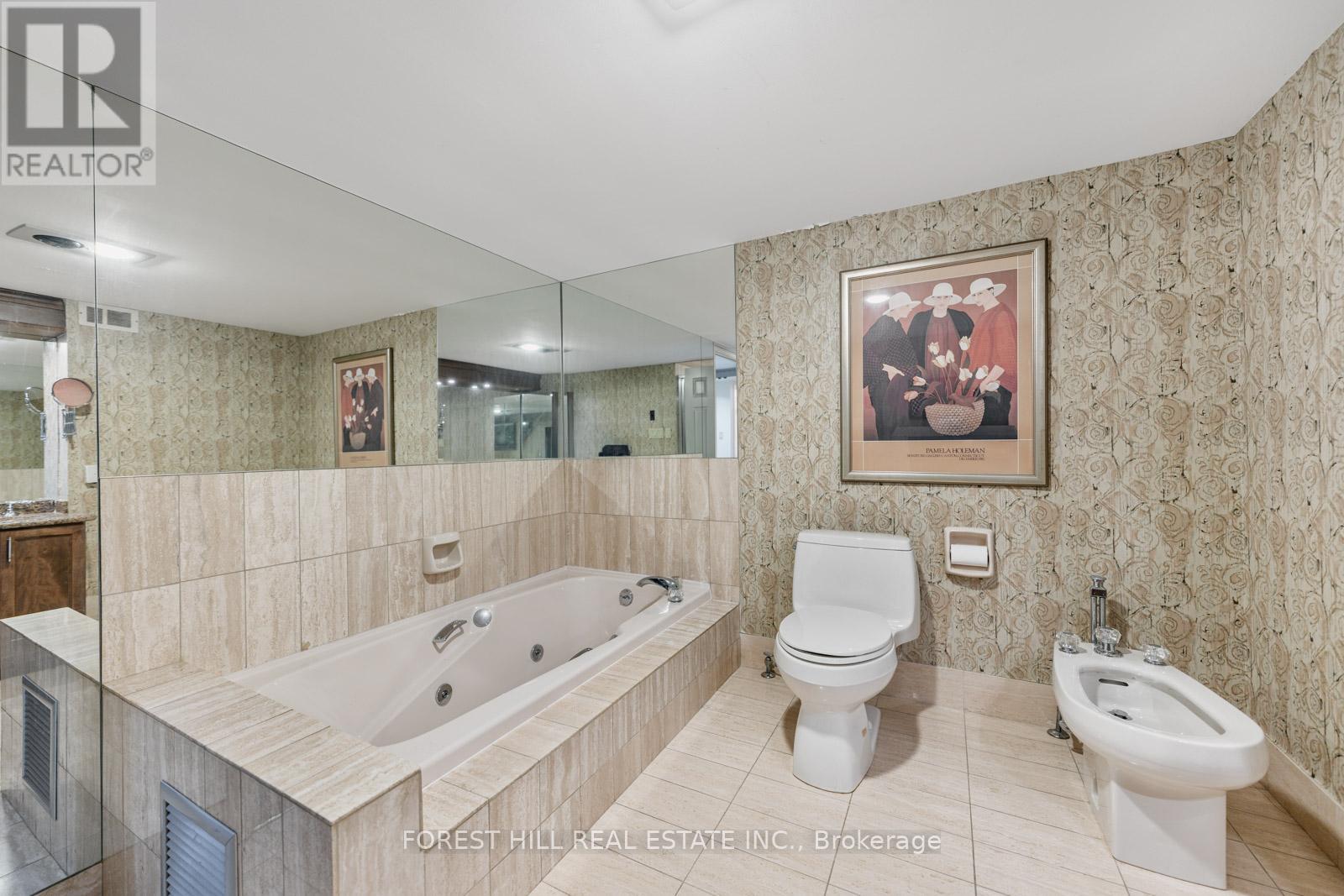 815 - 3900 Yonge Street, Toronto, Ontario  M4N 3N6 - Photo 26 - C12392159