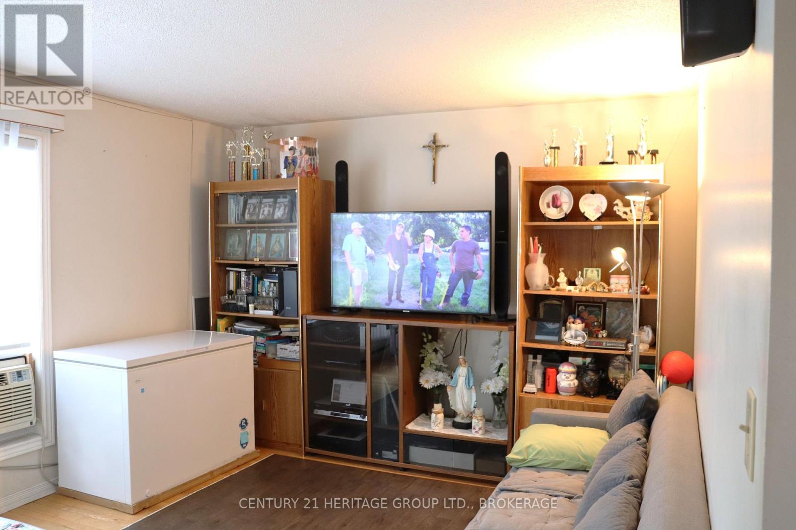 400 King Street W, Gananoque, Ontario  K7G 2G9 - Photo 18 - X12392309