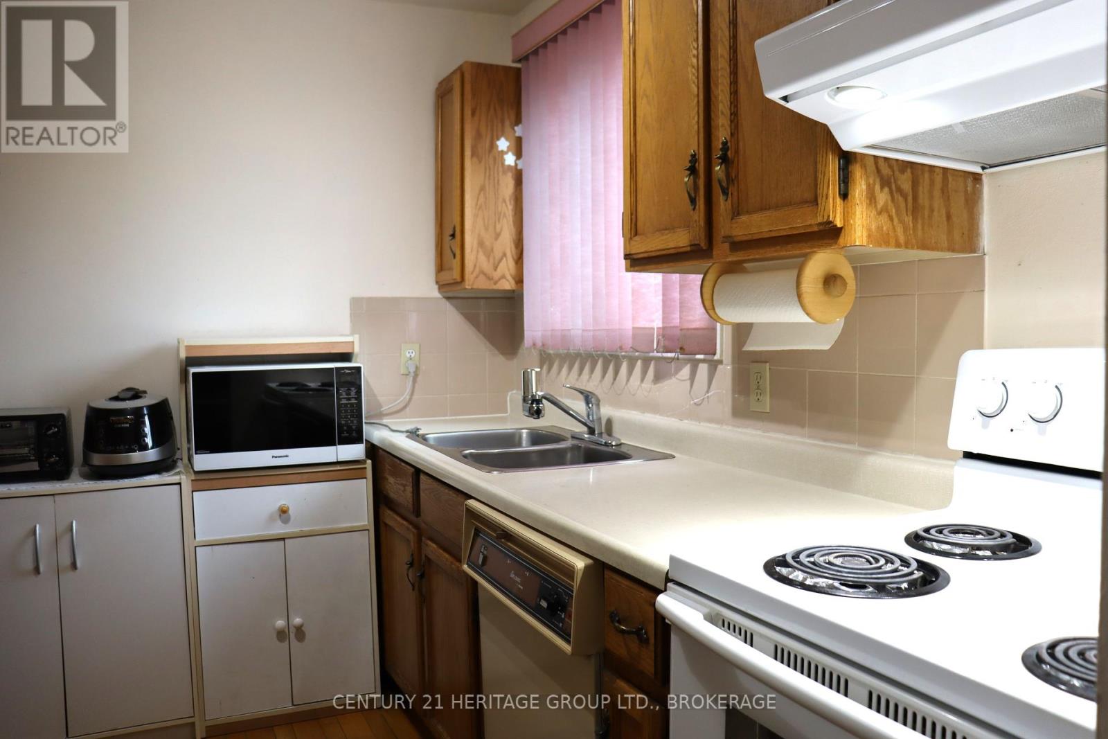 400 King Street W, Gananoque, Ontario  K7G 2G9 - Photo 21 - X12392309