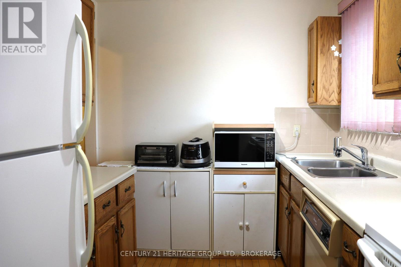 400 King Street W, Gananoque, Ontario  K7G 2G9 - Photo 22 - X12392309
