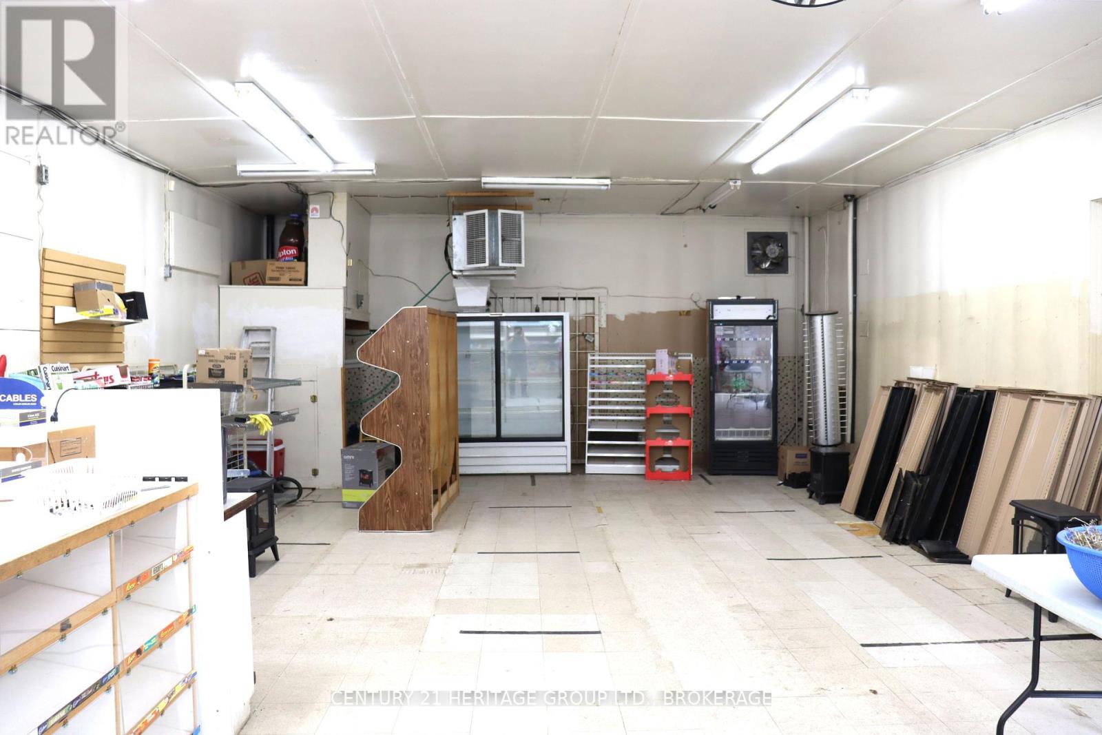 400 King Street W, Gananoque, Ontario  K7G 2G9 - Photo 9 - X12392309