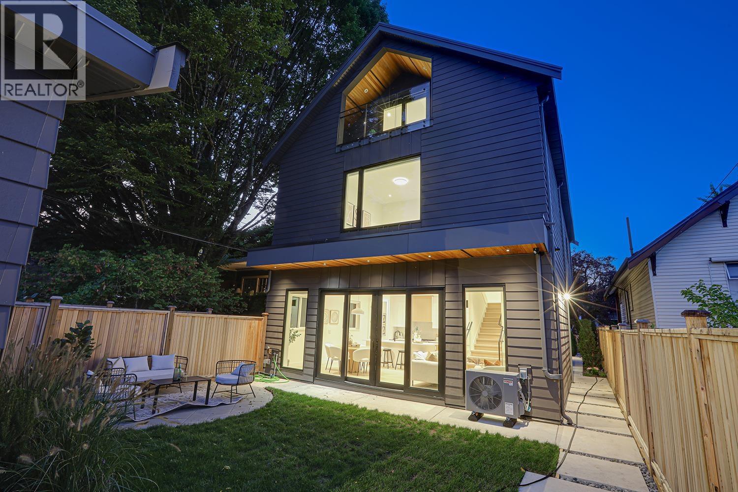 2 944 E 13 AVENUE, Vancouver, British Columbia