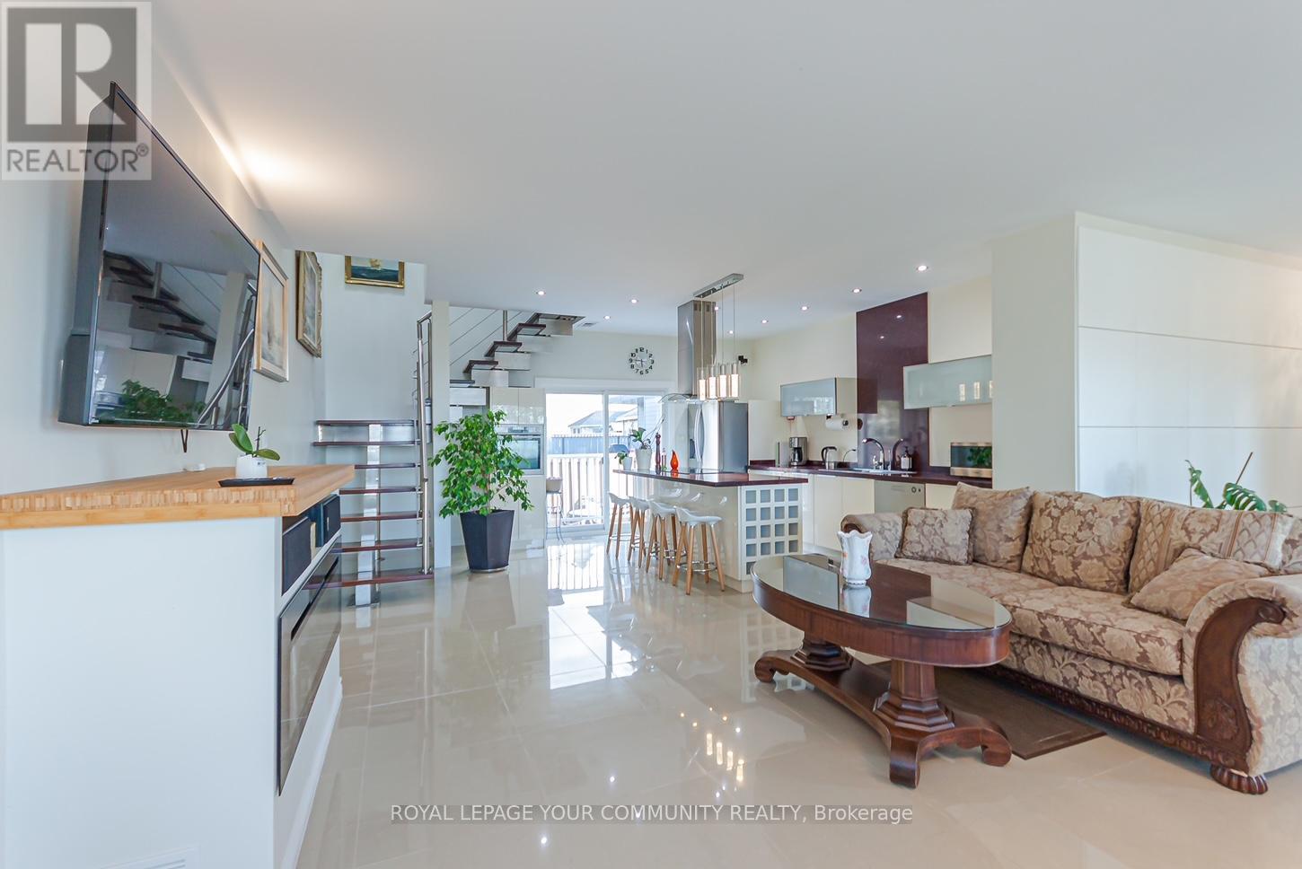 813 Lake Drive E, Georgina, Ontario  L0E 1L0 - Photo 11 - N12392265