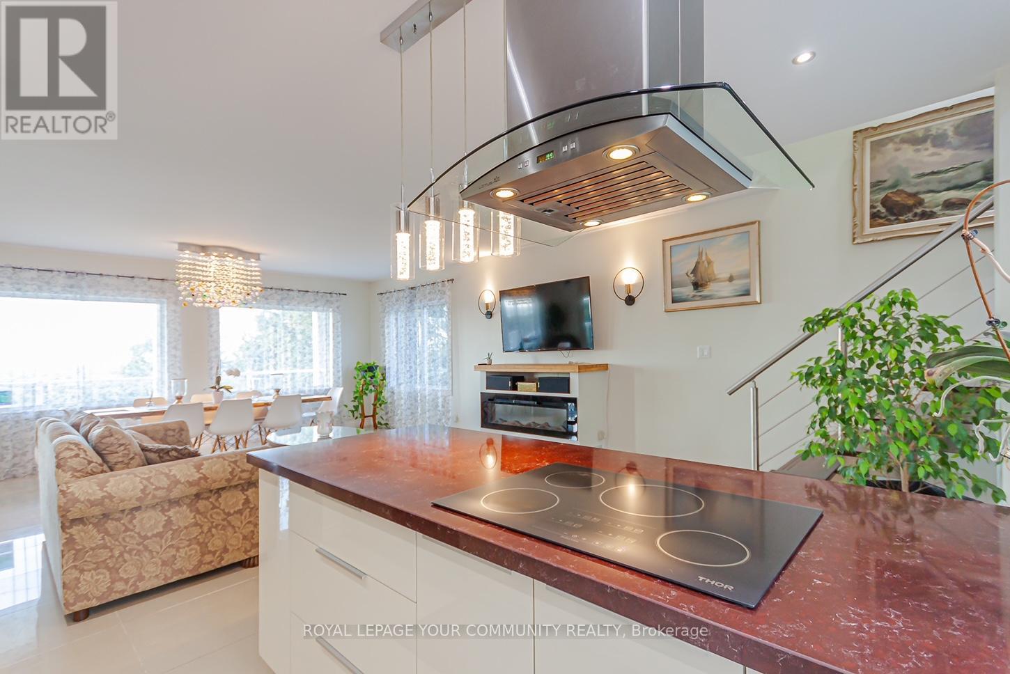 813 Lake Drive E, Georgina, Ontario  L0E 1L0 - Photo 14 - N12392265