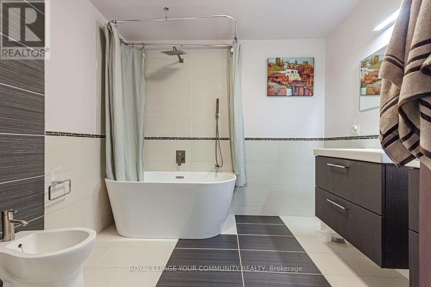 813 Lake Drive E, Georgina, Ontario  L0E 1L0 - Photo 26 - N12392265