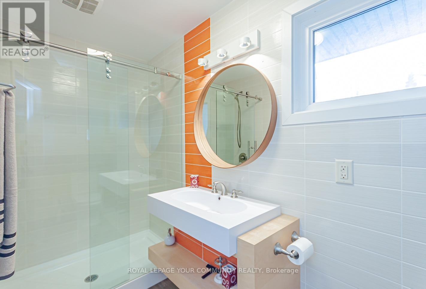 813 Lake Drive E, Georgina, Ontario  L0E 1L0 - Photo 32 - N12392265