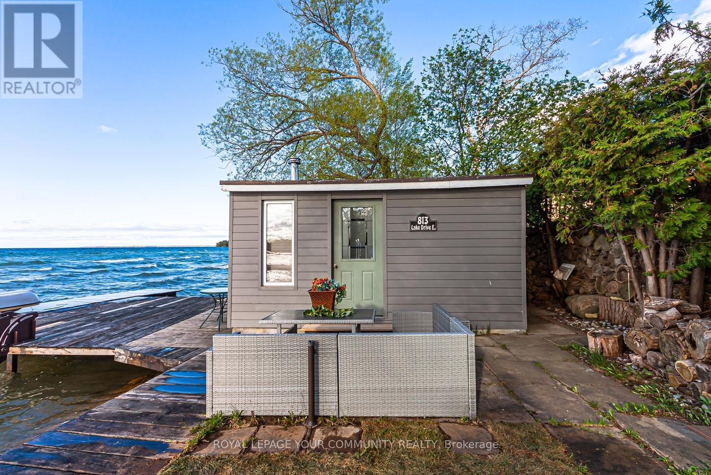 813 Lake Drive E, Georgina, Ontario  L0E 1L0 - Photo 4 - N12392265