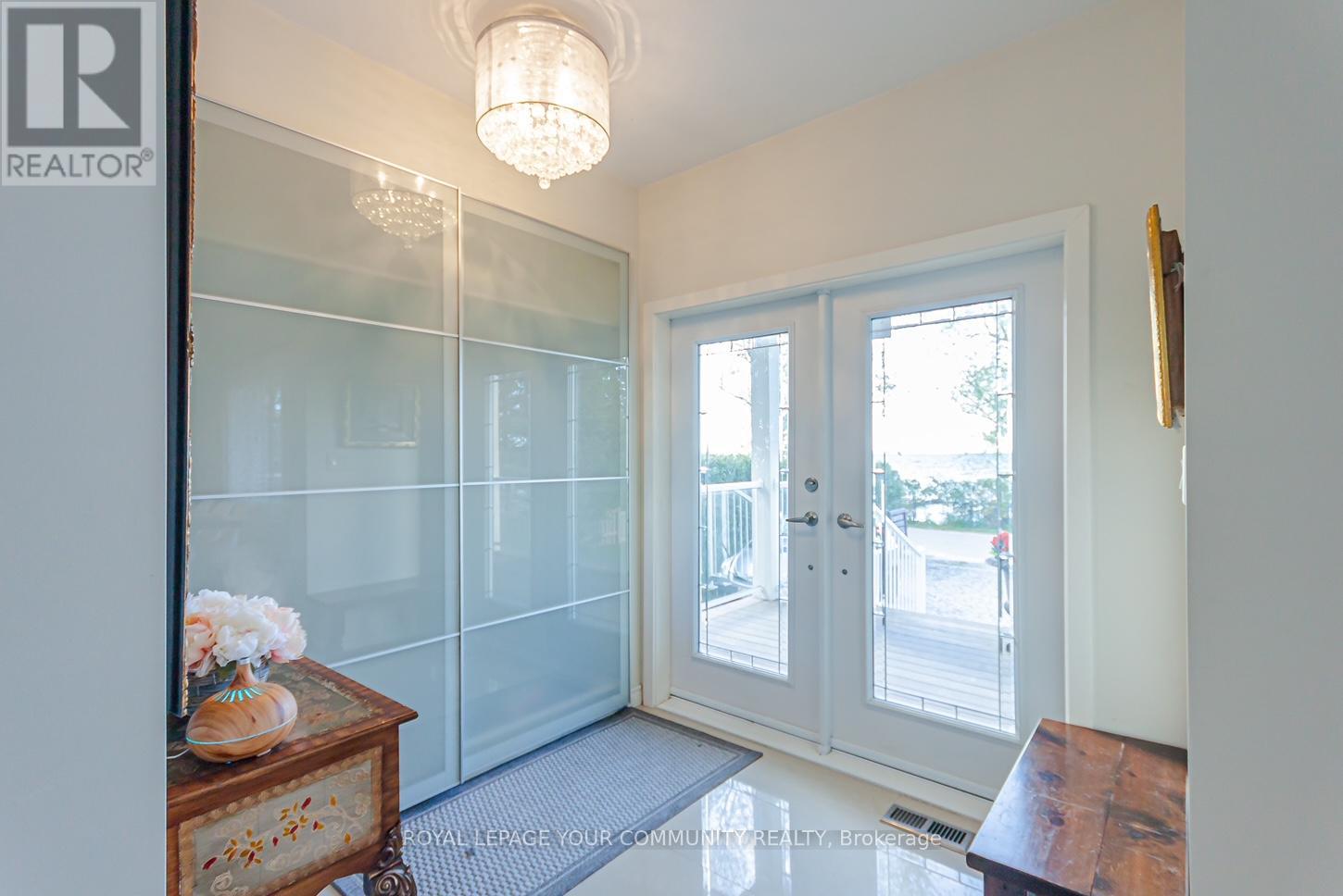 813 Lake Drive E, Georgina, Ontario  L0E 1L0 - Photo 8 - N12392265