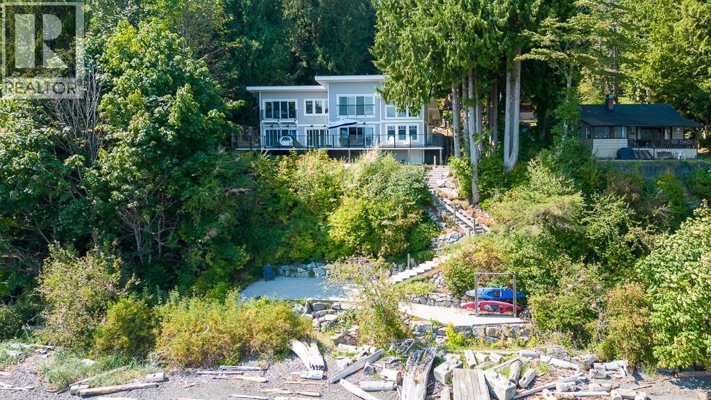 1980 THORNBROUGH ROAD, Gibsons, British Columbia