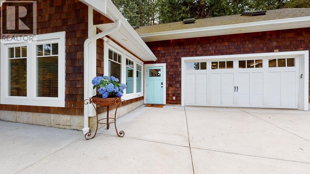 1980 Thornbrough Road, Gibsons, British Columbia  V0N 1V6 - Photo 31 - R2992020