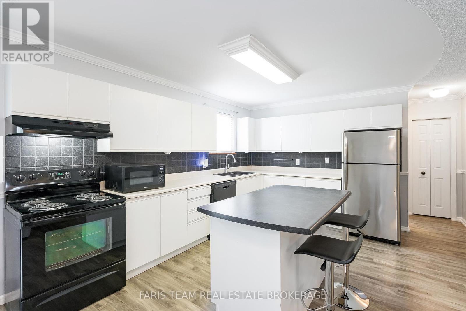 5 - 891 River Road W, Wasaga Beach, Ontario  L9Z 2K7 - Photo 6 - S12392220