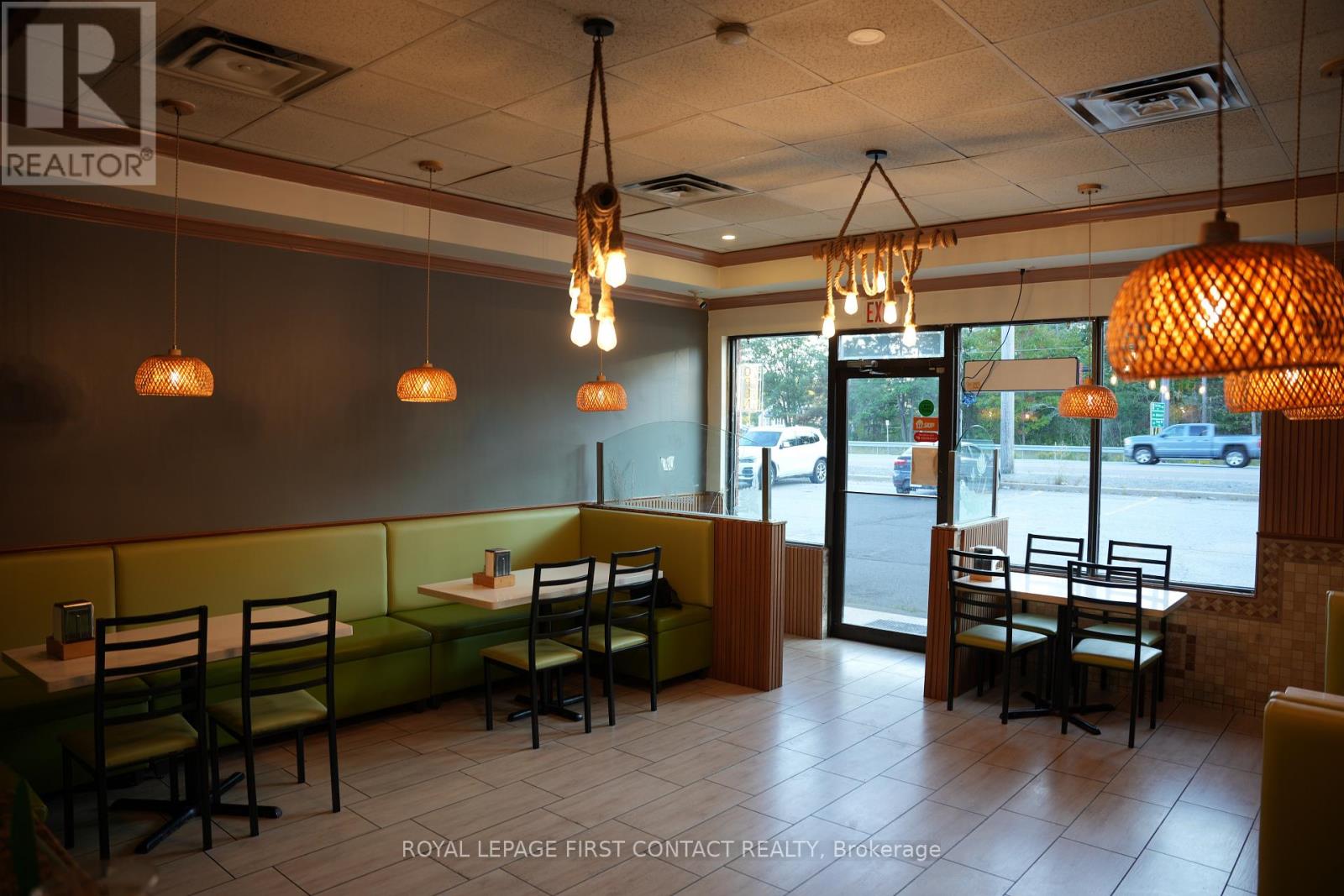 4 - 1179 Bayfield Street N, Springwater, Ontario  L9X 0N5 - Photo 5 - S12392241