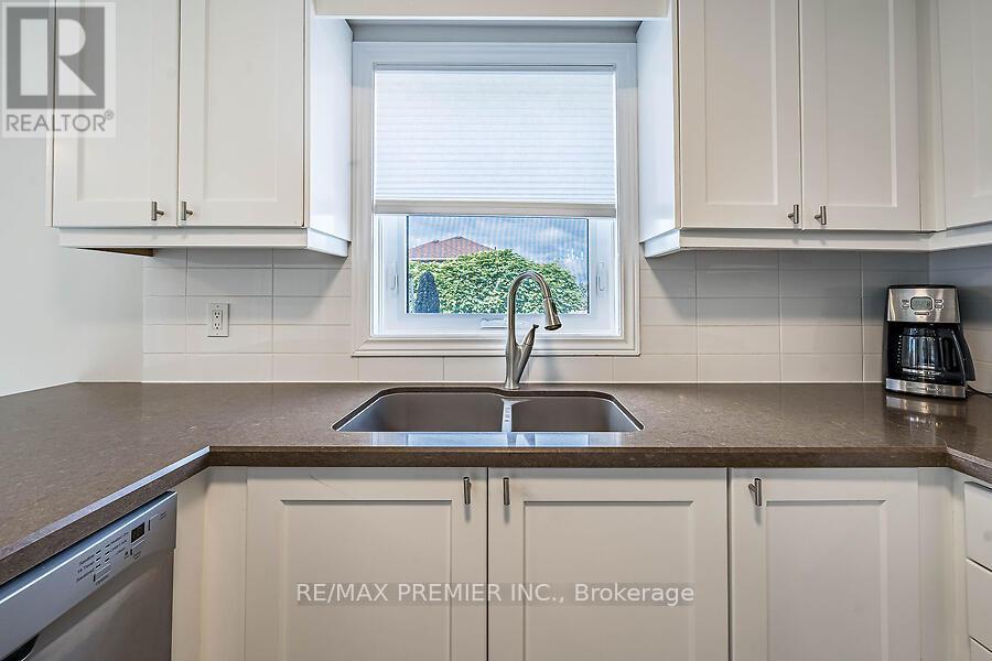 2 Grace Crescent, Barrie, Ontario  L4N 9S7 - Photo 16 - S12369124