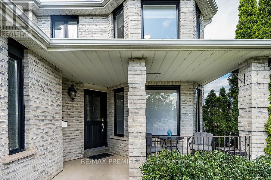 2 Grace Crescent, Barrie, Ontario  L4N 9S7 - Photo 3 - S12369124