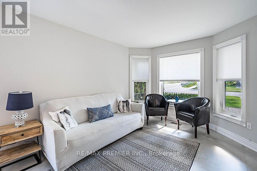 2 Grace Crescent, Barrie, Ontario  L4N 9S7 - Photo 6 - S12369124