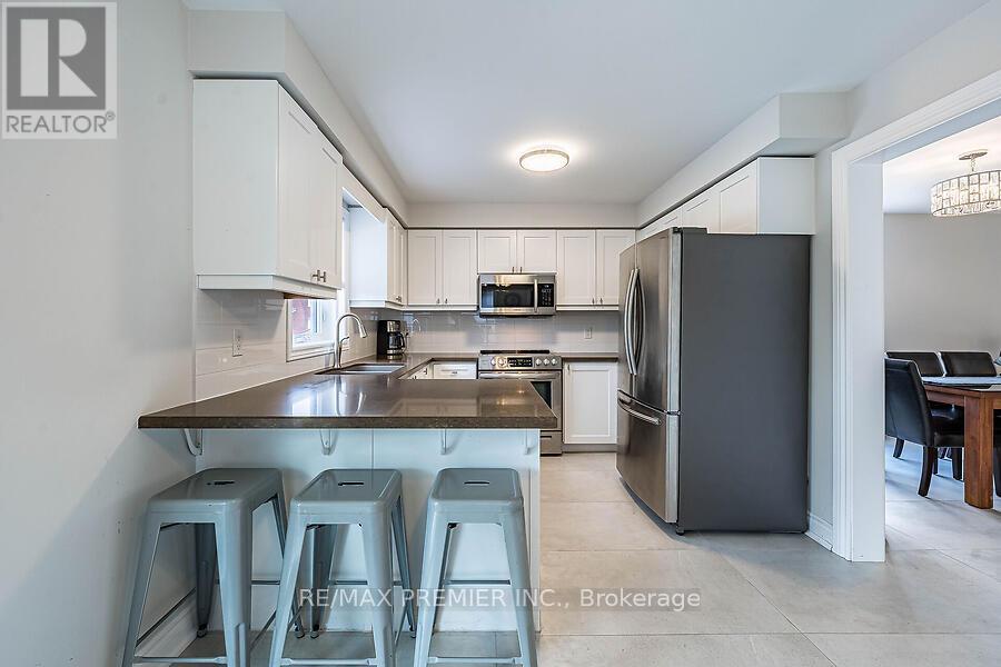 2 Grace Crescent, Barrie, Ontario  L4N 9S7 - Photo 13 - S12369124