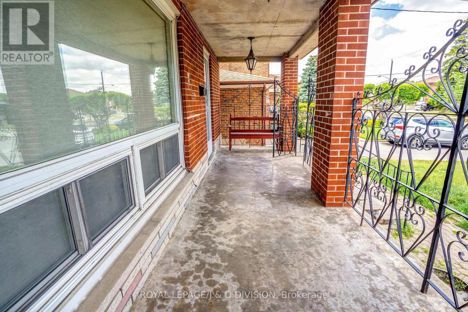 20 Macleod Street, Toronto (Maple Leaf), Ontario  M6L 2M6 - Photo 14 - W12392177