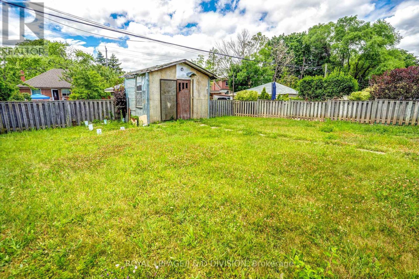 20 Macleod Street, Toronto (Maple Leaf), Ontario  M6L 2M6 - Photo 22 - W12392177