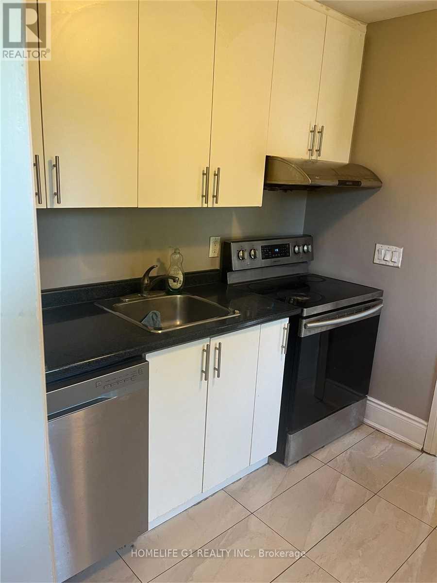 1098 Kent Avenue, Oakville, Ontario  L6H 1Z8 - Photo 5 - W12392184