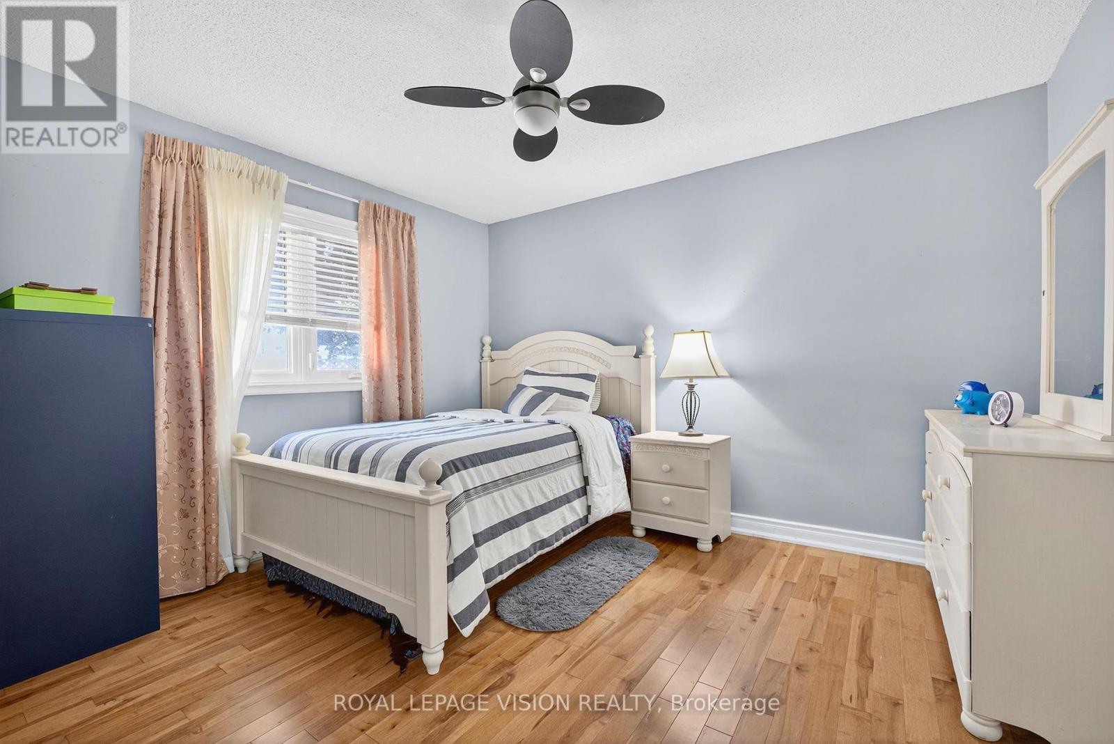 7 Montgomery Square, Brampton (Heart Lake East), Ontario  L6Z 3H3 - Photo 23 - W12392198