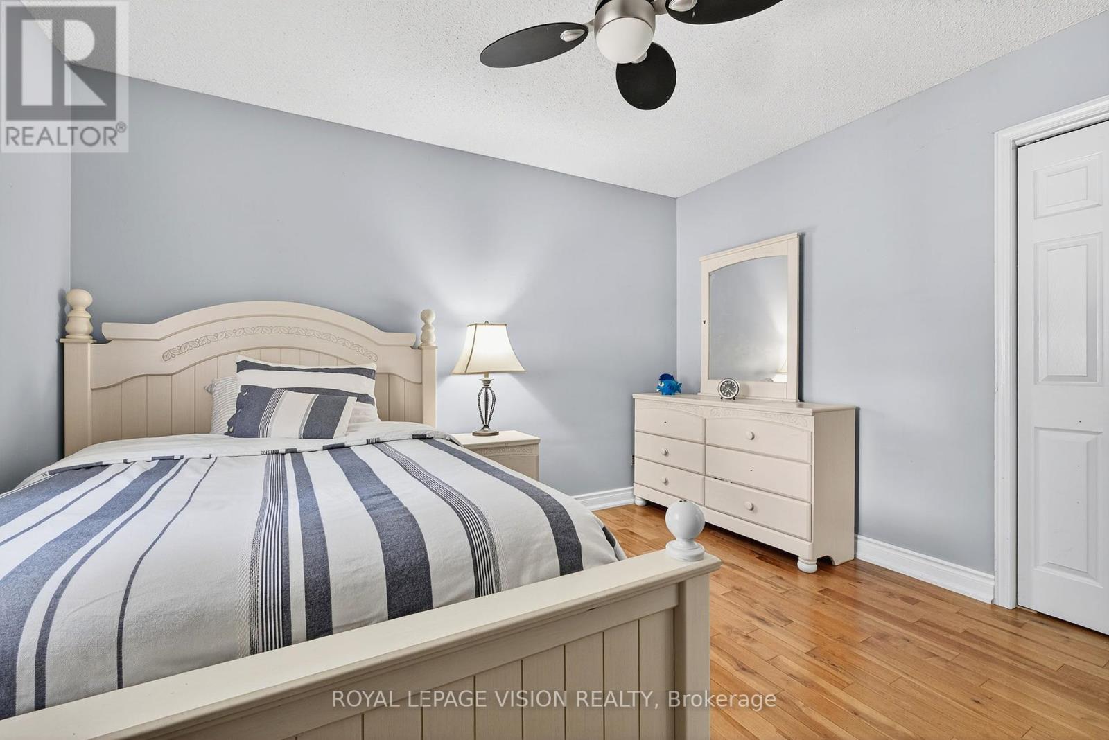 7 Montgomery Square, Brampton (Heart Lake East), Ontario  L6Z 3H3 - Photo 24 - W12392198
