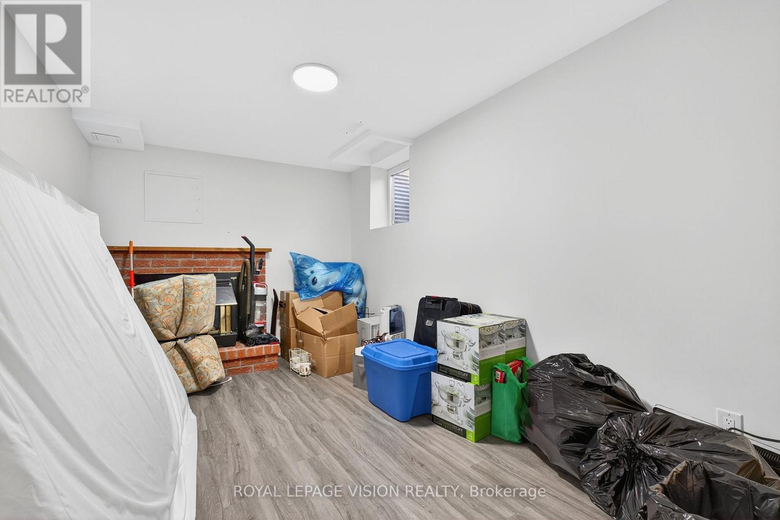 7 Montgomery Square, Brampton (Heart Lake East), Ontario  L6Z 3H3 - Photo 36 - W12392198