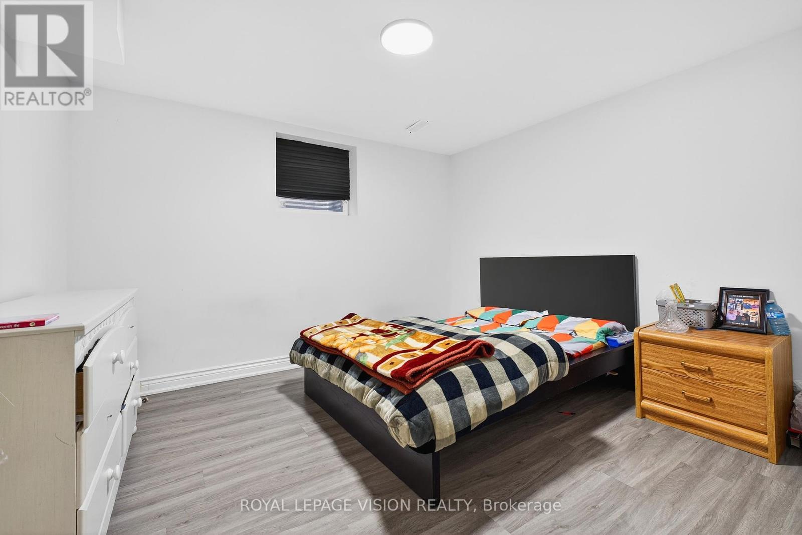 7 Montgomery Square, Brampton (Heart Lake East), Ontario  L6Z 3H3 - Photo 44 - W12392198
