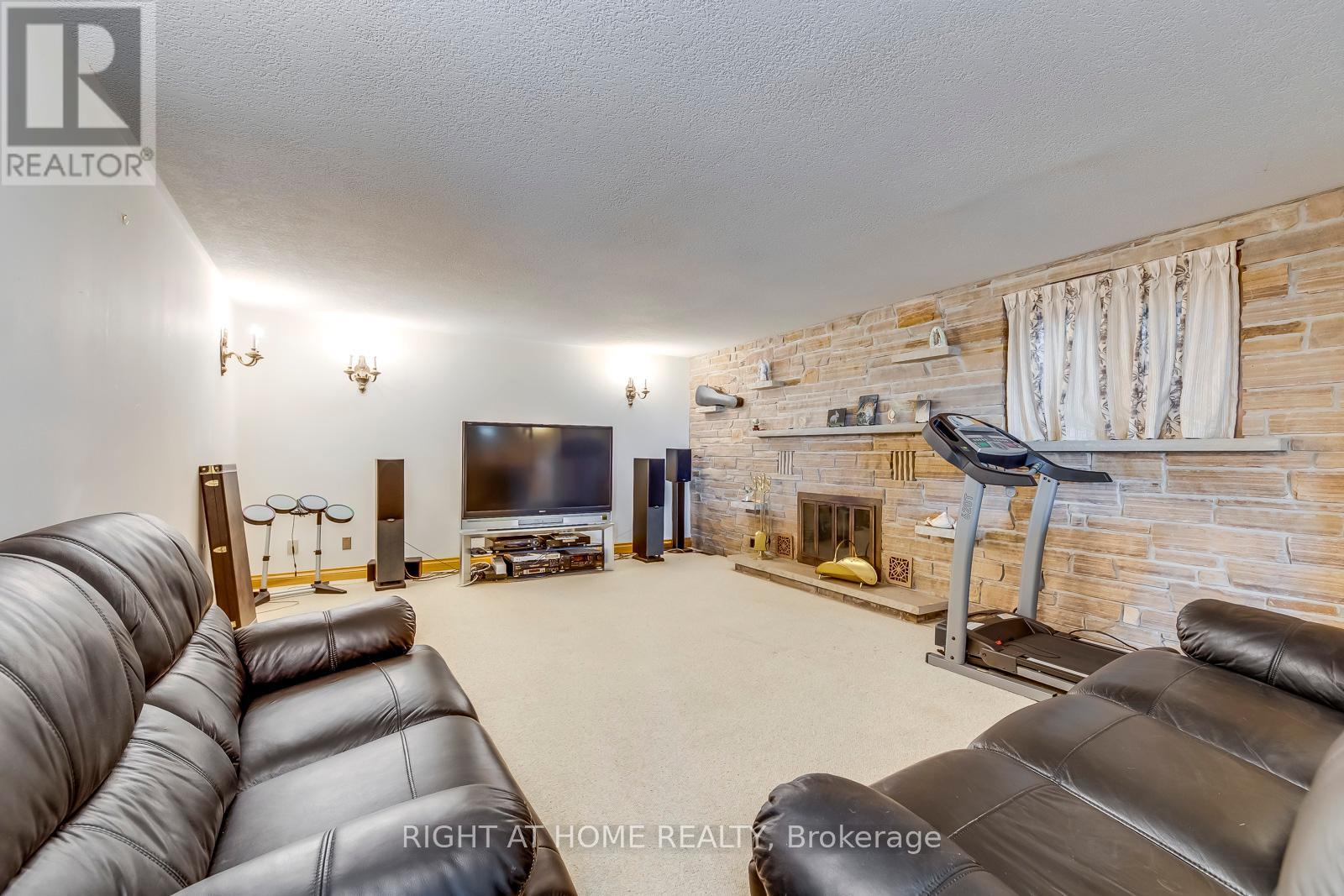 1 Farmer's Lane, Caledon (Bolton East), Ontario  L7E 3K1 - Photo 34 - W12392215