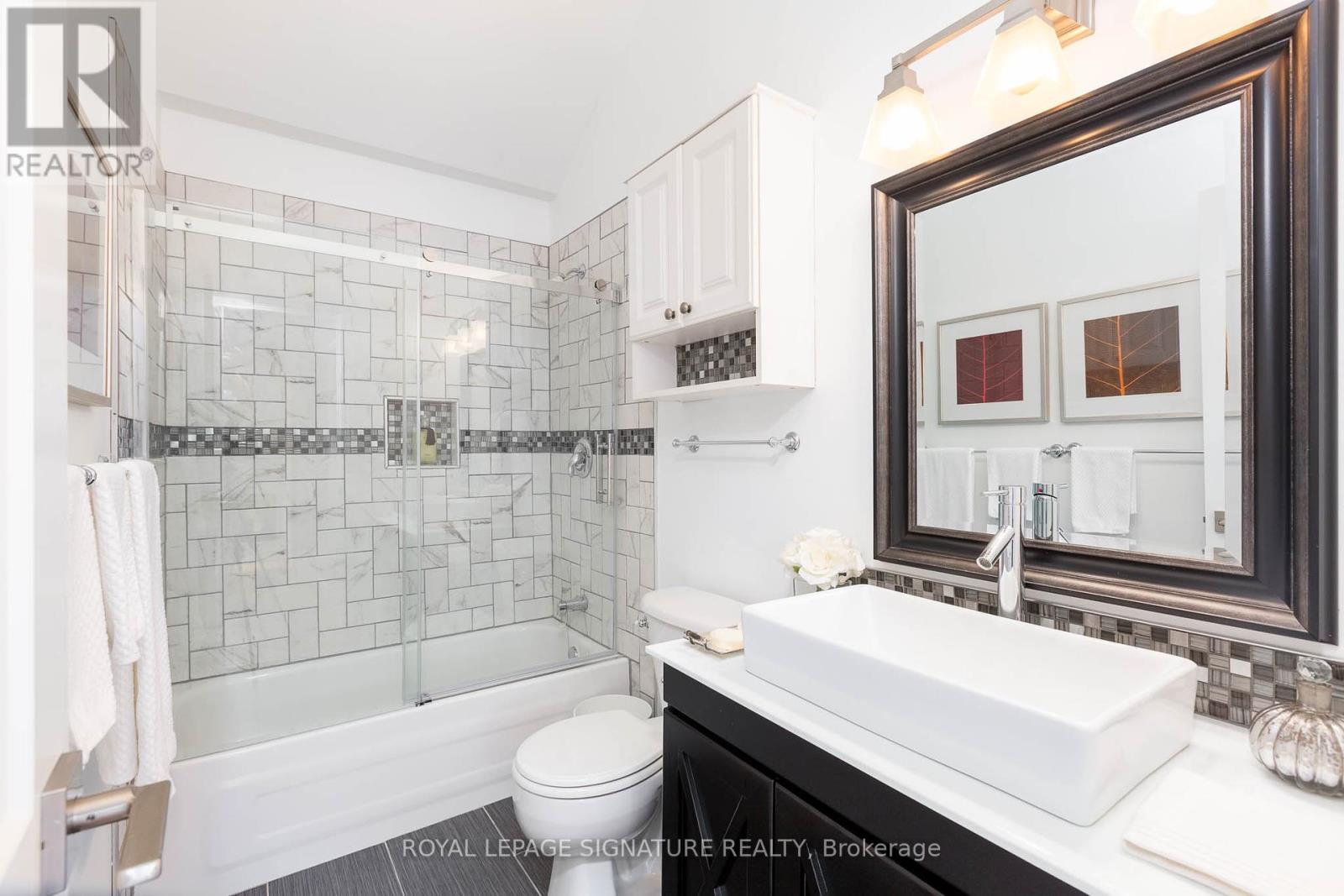 1969 Balsam Avenue, Mississauga, Ontario  L5J 1L3 - Photo 22 - W12392243