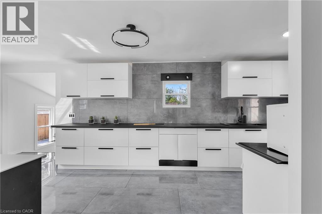 249 S Wallace Avenue S, Welland, Ontario  L3B 1R7 - Photo 17 - 40767305