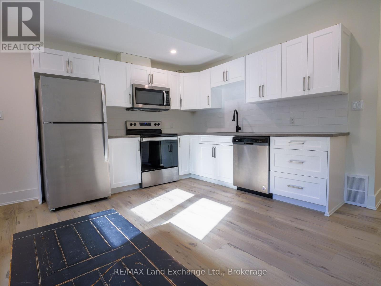 72 Ottawa Avenue, Saugeen Shores, Ontario  N0H 2L0 - Photo 28 - X12392358
