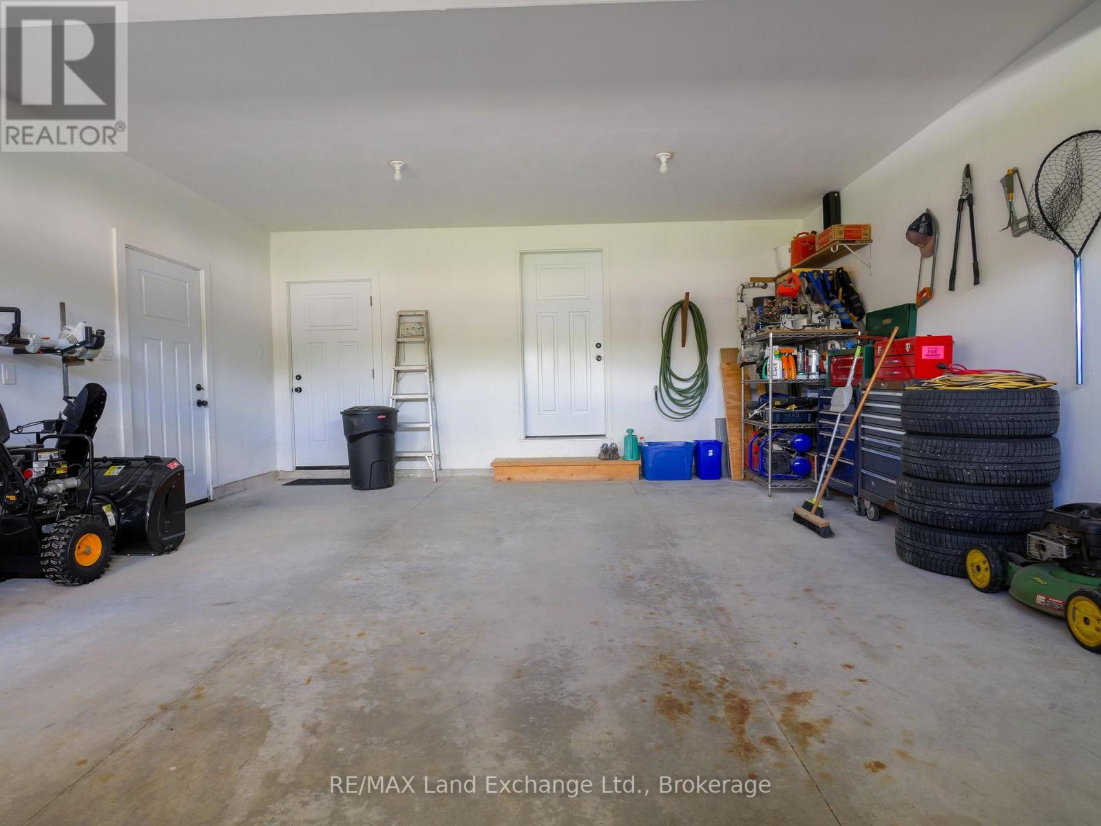 72 Ottawa Avenue, Saugeen Shores, Ontario  N0H 2L0 - Photo 41 - X12392358