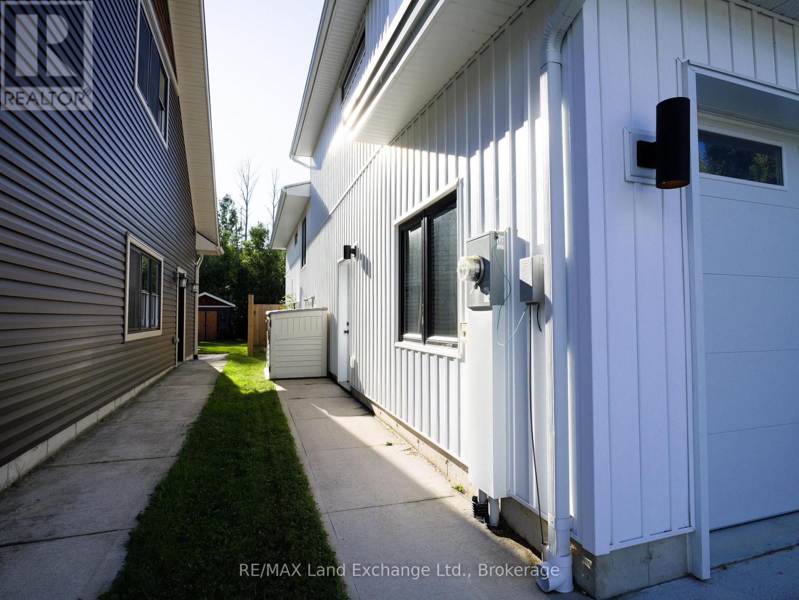 72 Ottawa Avenue, Saugeen Shores, Ontario  N0H 2L0 - Photo 46 - X12392358