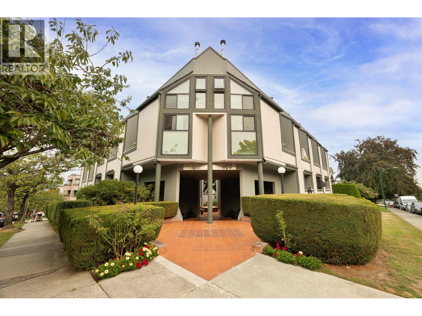 2 1870 YEW STREET, Vancouver, British Columbia