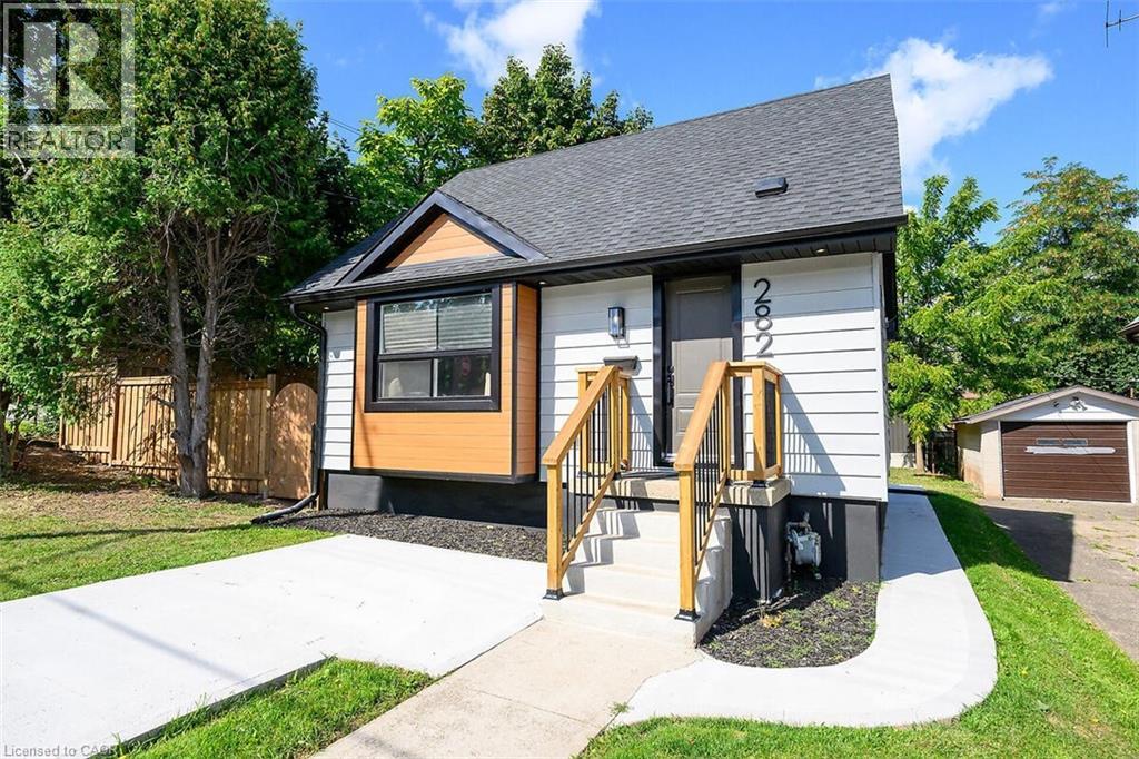 Property at 282 OTTAWA Street S image 1