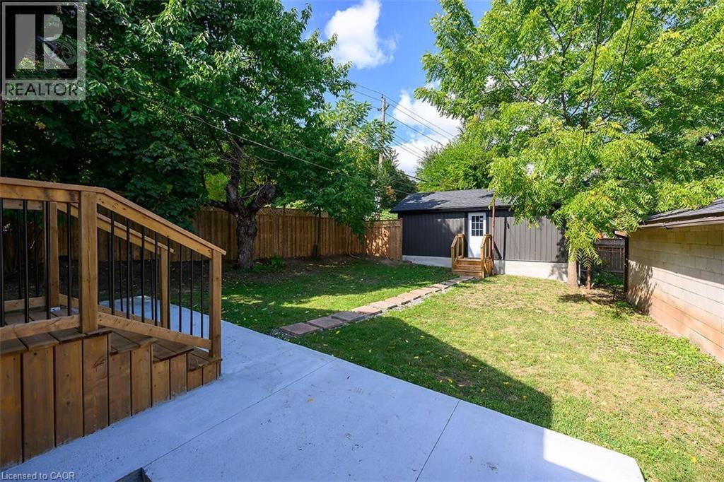 Property at 282 OTTAWA Street S image 5
