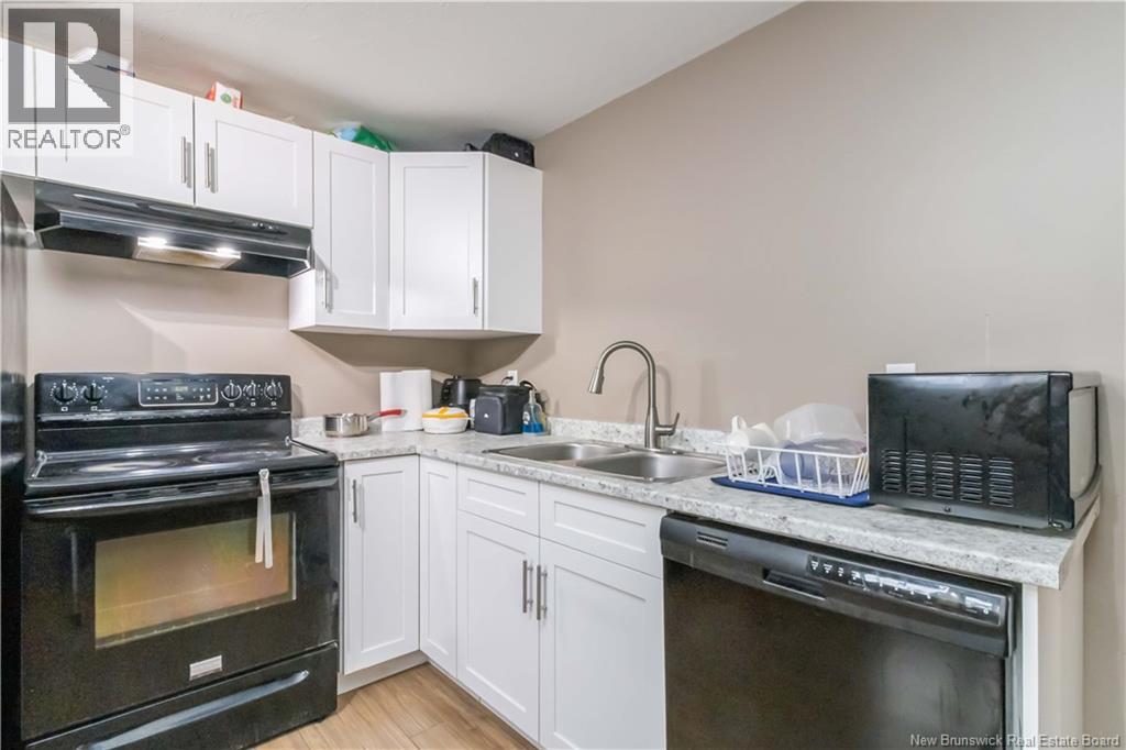 940 Bernard, Dieppe, New Brunswick  E1A 5A4 - Photo 35 - NB126394