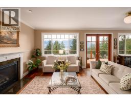 947 VILLAGE DRIVE