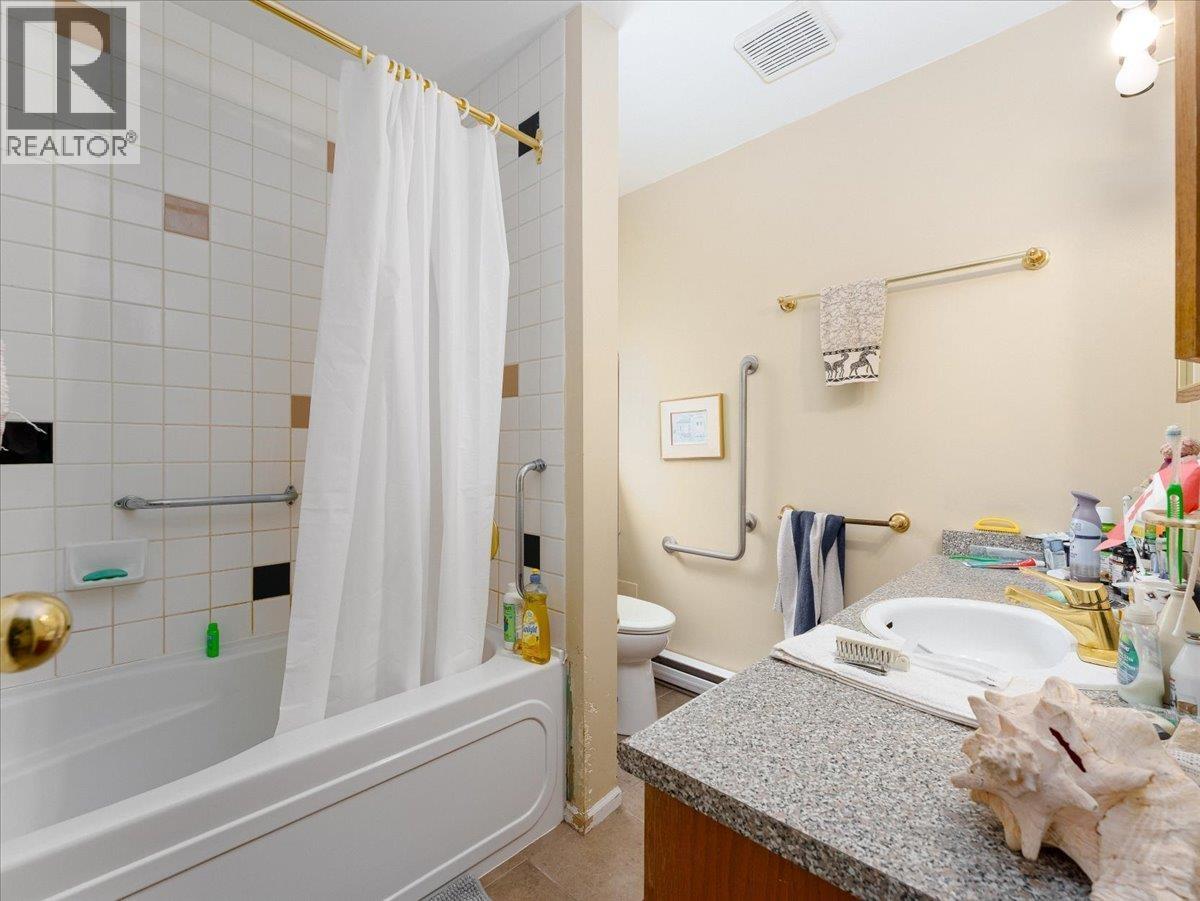 4660 Bond Street, Burnaby, British Columbia  V5H 1G9 - Photo 8 - R3045647
