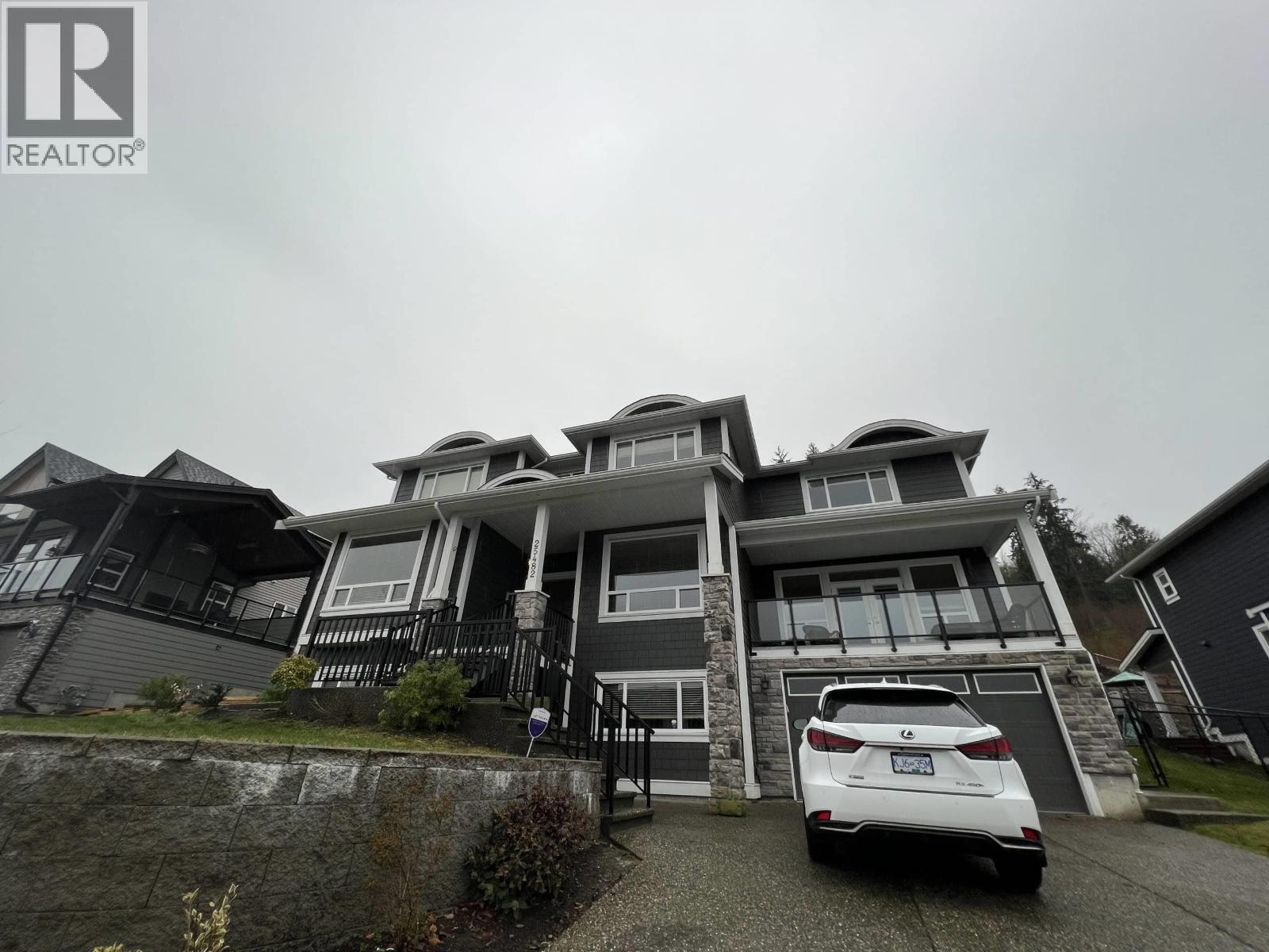 25482 GODWIN DRIVE, Maple Ridge, British Columbia