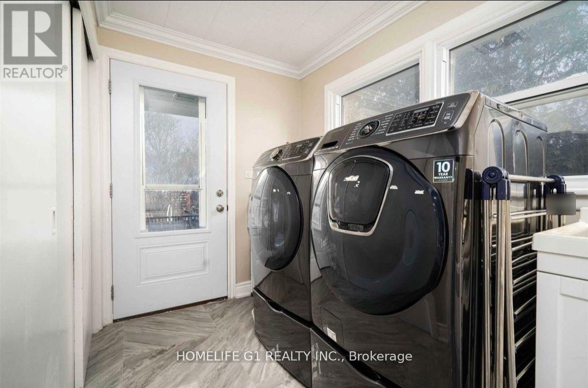 10 Douglas Place, Hamilton, Ontario  L8G 1M6 - Photo 38 - X12392164