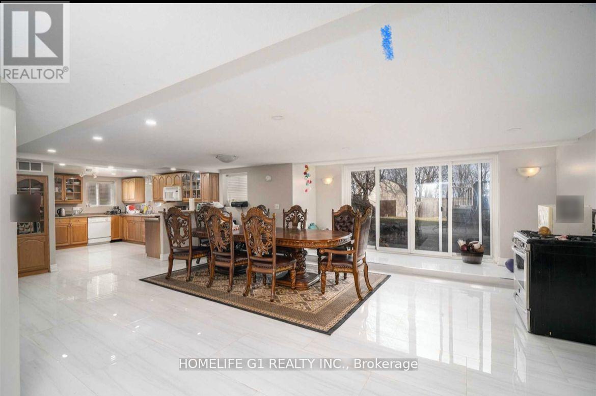 10 Douglas Place, Hamilton, Ontario  L8G 1M6 - Photo 39 - X12392164