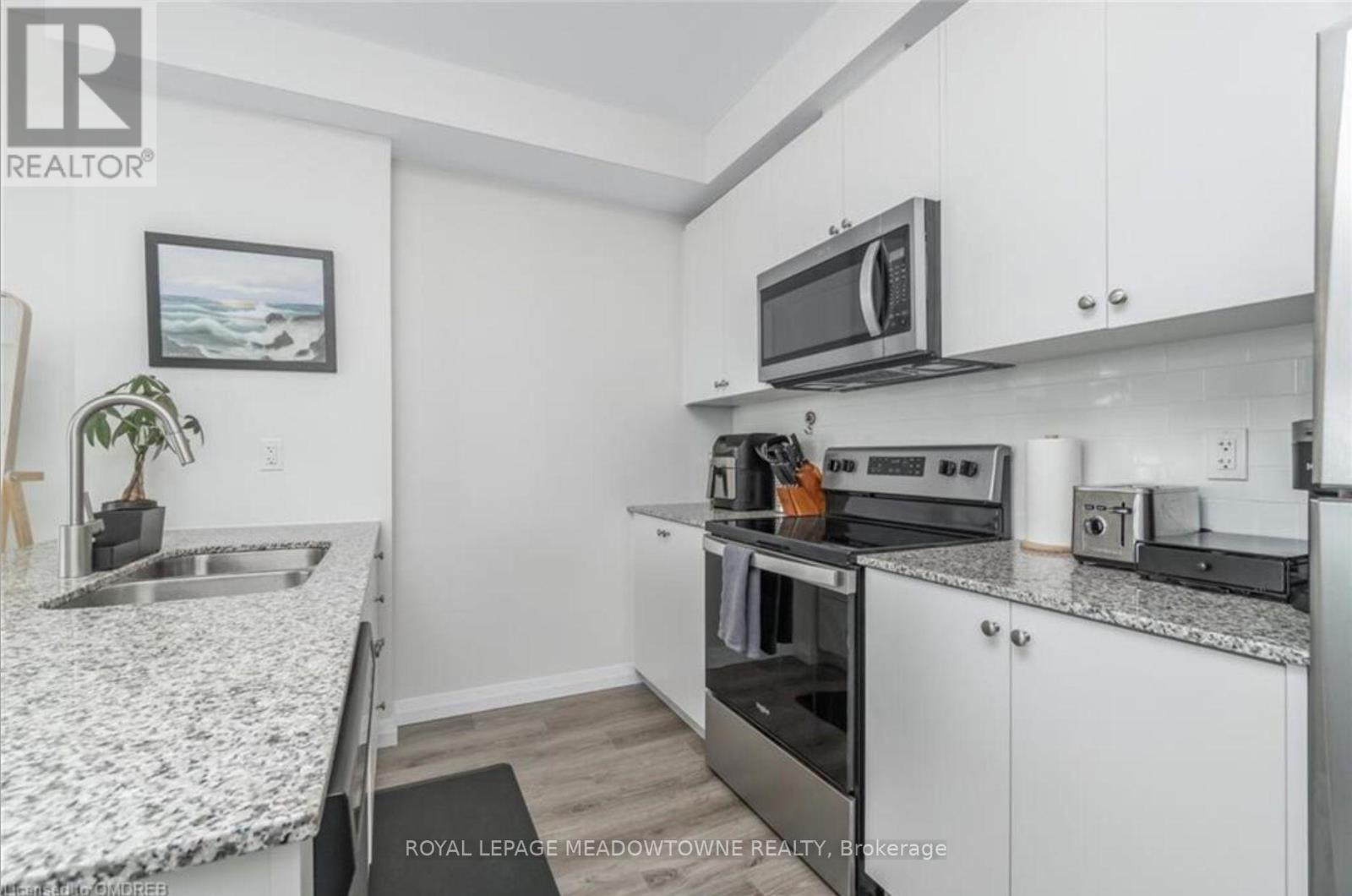1206 - 60 Charles Street W, Kitchener, Ontario  N2G 0C9 - Photo 10 - X12392167