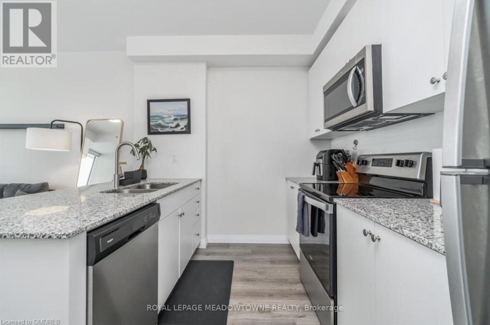 1206 - 60 Charles Street W, Kitchener, Ontario  N2G 0C9 - Photo 6 - X12392167