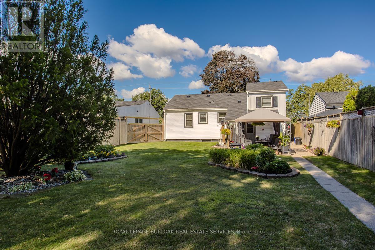 270 Jones Road, Hamilton (Fruitland), Ontario  L8E 5J5 - Photo 10 - X12392234