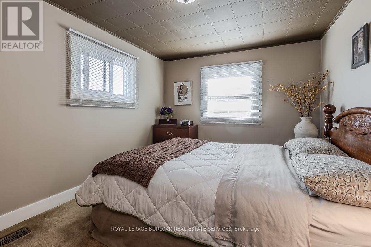 270 Jones Road, Hamilton (Fruitland), Ontario  L8E 5J5 - Photo 43 - X12392234