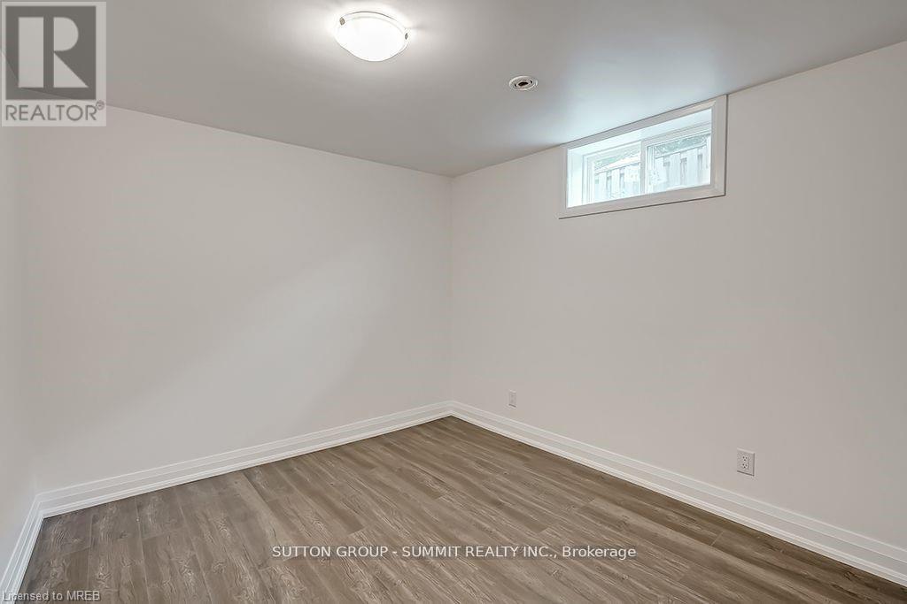 Main - 16 Upper Canada Drive, Kitchener, Ontario  N2P 1E5 - Photo 24 - X12392248
