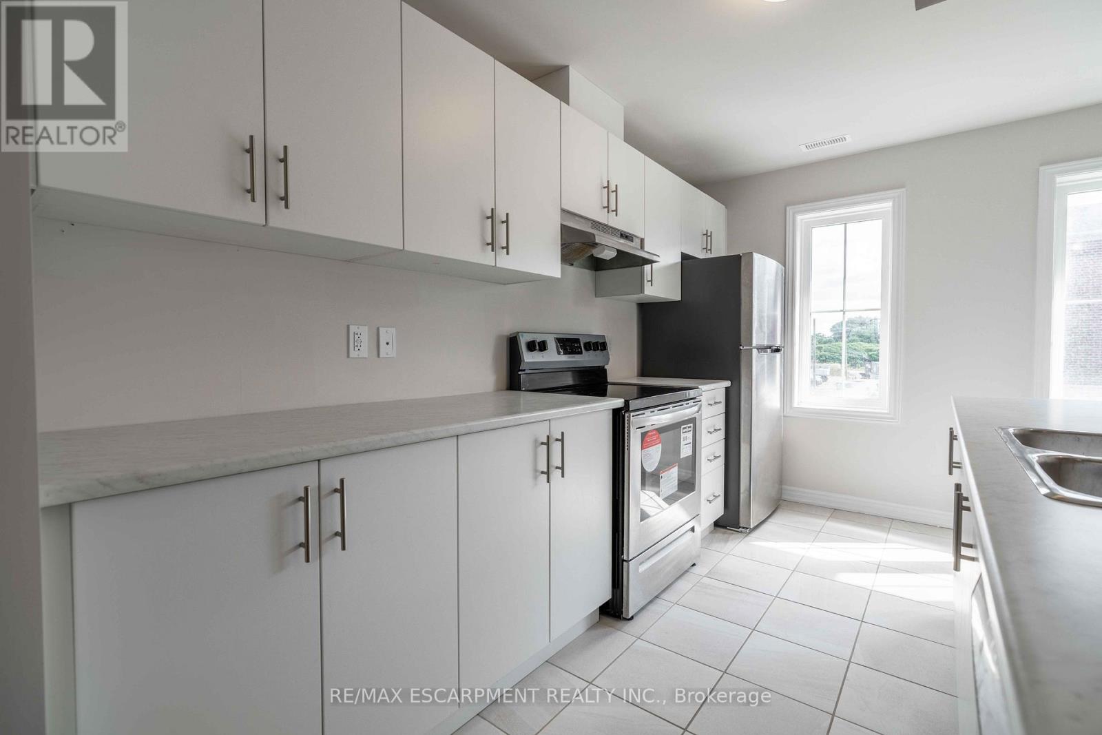 7 - 677 Park Road, Brantford, Ontario  N3R 0A2 - Photo 10 - X12392268